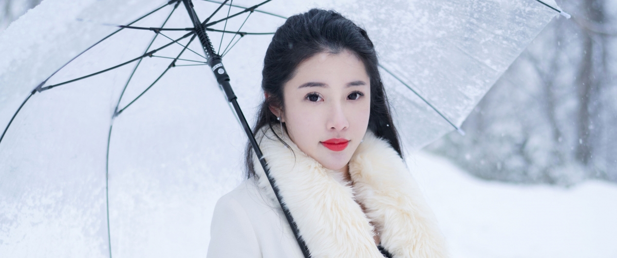 白色雪景美女陈嘉嘉3440x1440壁纸